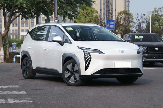 Front Engine 5 Seat Electric SUV New Energy AION Y Electric Car 150Km/h