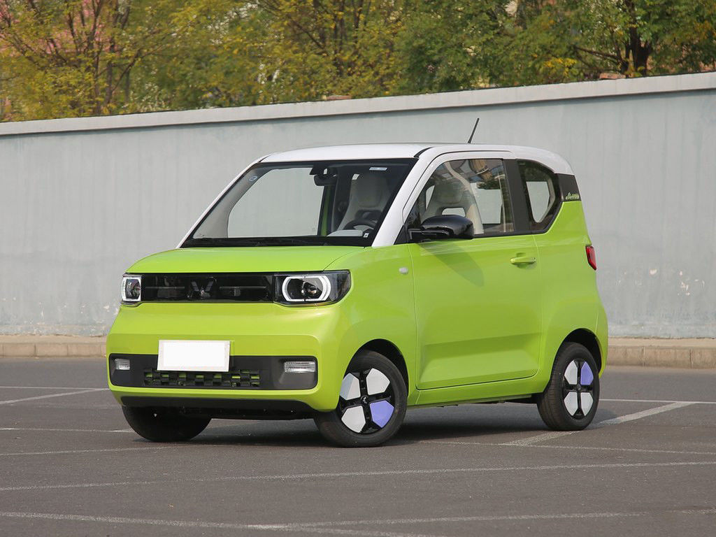 Wuling Airbag Mini Electric Car Hatchback 100km/H 4 Seats Lithium Battery