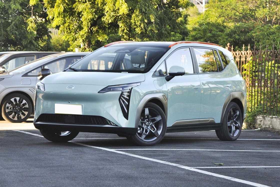 500KM Gac Aion Y EV Mid Size Electric SUV New Energy Vehicles Left Hand Drive