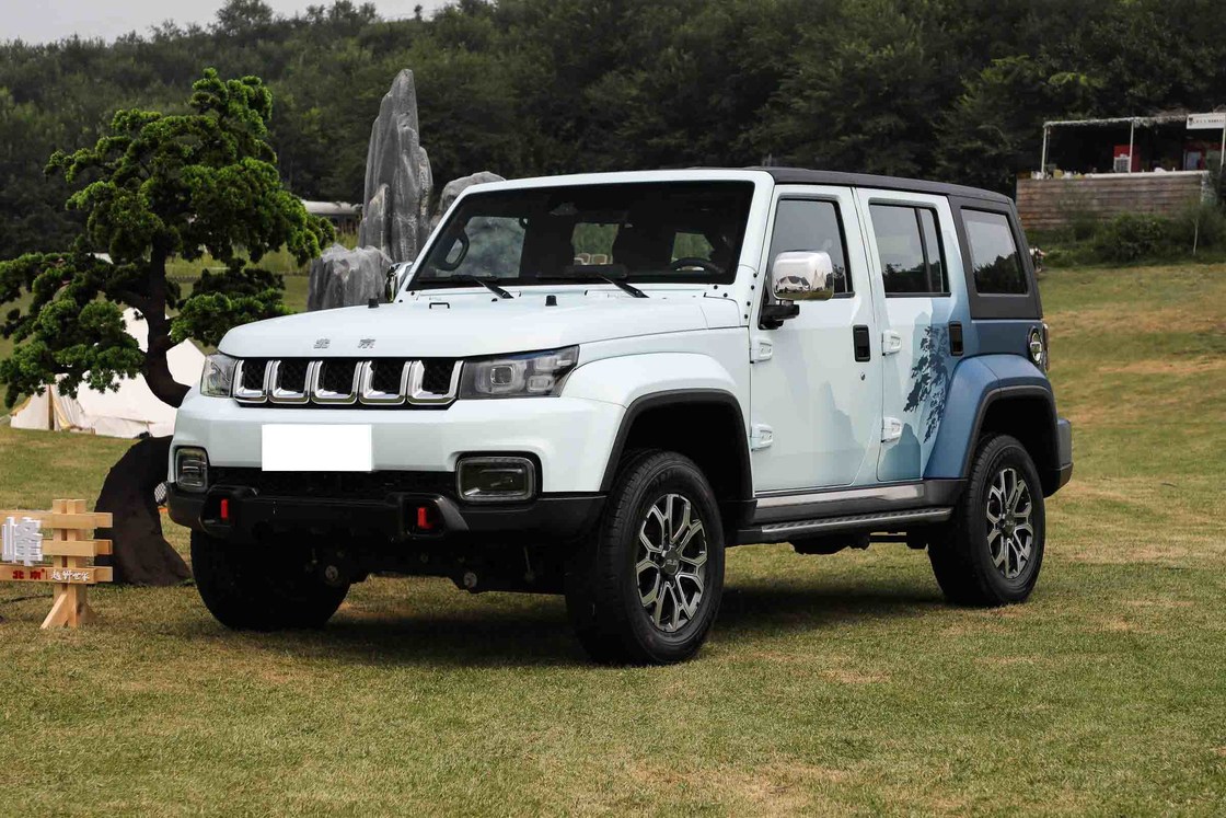 BJ40 Model 2.0T Automatic 4 Door 5 Seat Compact SUV Gasoline Vehicle 8 Speed